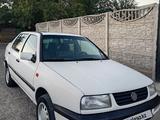 Volkswagen Vento 1994 года за 1 244 000 тг. в Тараз