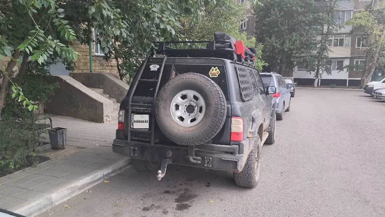 Nissan Patrol, 2000