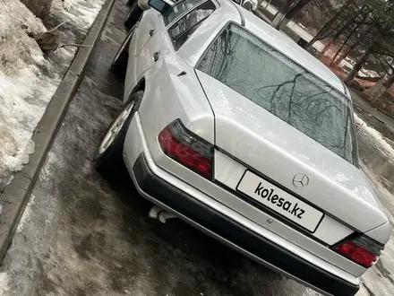 Mercedes-Benz E 200 1988 года за 1 050 000 тг. в Алматы