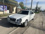 Mercedes-Benz E 230 1996 года за 2 300 000 тг. в Алматы – фото 4