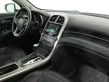 Chevrolet Malibu 2014 года за 3 990 000 тг. в Астана – фото 15