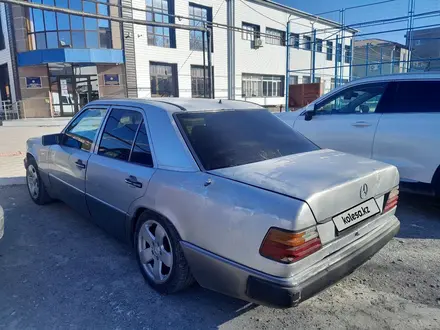 Mercedes-Benz E 200 1991 года за 1 200 000 тг. в Кентау – фото 4