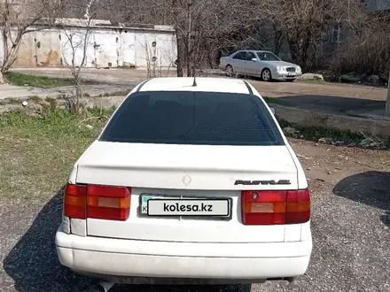 Volkswagen Passat 1994 года за 900 000 тг. в Шымкент – фото 2