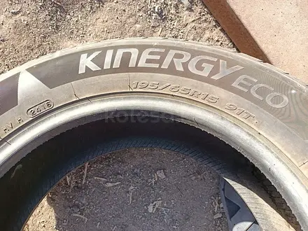 Шины 195/65 R15 — "Hankook Kinergy ECO" (Венгрия), летние, протек за 30 000 тг. в Астана – фото 6