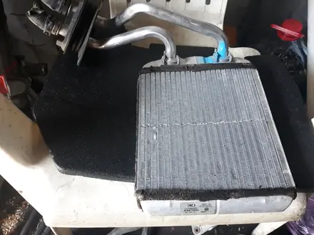 Радиатор печьки Volkswagen Touareg за 25 000 тг. в Алматы