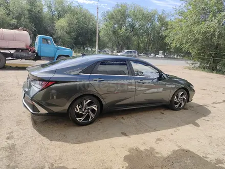 Hyundai Elantra 2023 года за 8 900 000 тг. в Уральск – фото 9