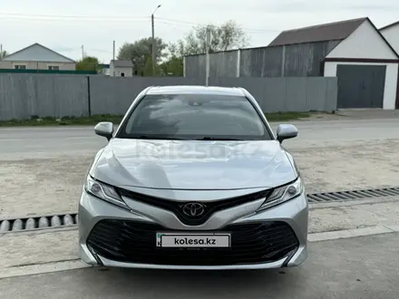 Toyota Camry 2018 года за 11 500 000 тг. в Уральск – фото 7
