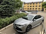 Toyota Camry 2018 года за 11 500 000 тг. в Уральск – фото 5