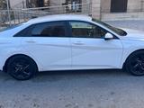 Hyundai Elantra 2021 года за 8 200 000 тг. в Шымкент – фото 2
