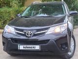 Toyota RAV4 2015 года за 11 000 000 тг. в Актобе