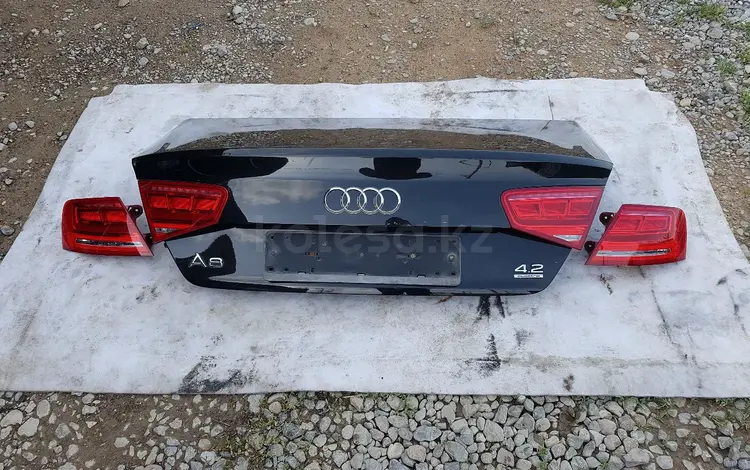 Фонари фонарь стоп на Audi A8 D4 за 811 тг. в Шымкент