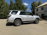 Toyota 4Runner 2017 годаүшін16 500 000 тг. в Актобе – фото 2