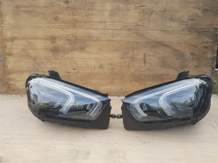 Фара свежедоставлена Оригинал GLE за 700 000 тг. в Алматы
