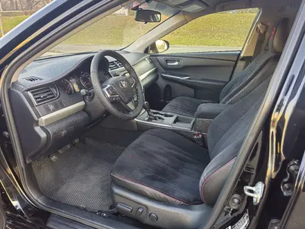 Toyota Camry 2015 года за 8 500 000 тг. в Алматы – фото 13