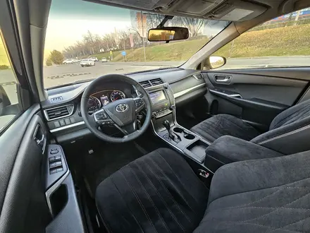 Toyota Camry 2015 года за 8 500 000 тг. в Алматы – фото 21