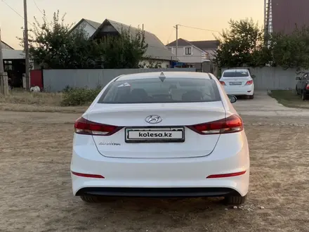 Hyundai Elantra 2017 года за 7 800 000 тг. в Уральск – фото 6