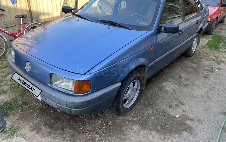 Volkswagen Passat 1990 годаfor1 100 000 тг. в Уральск