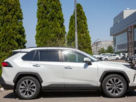 Toyota RAV4 Luxe 2020 года за 12 900 000 тг. в Алматы – фото 8