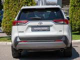 Toyota RAV4 Luxe 2020 года за 12 900 000 тг. в Алматы – фото 5