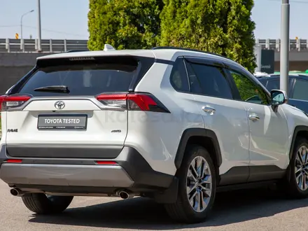 Toyota RAV4 Luxe 2020 года за 12 900 000 тг. в Алматы – фото 7