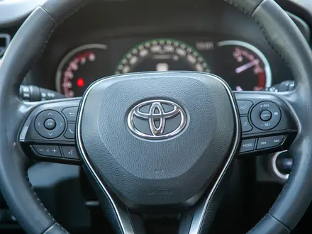 Toyota RAV4 Luxe 2020 года за 12 900 000 тг. в Алматы – фото 17
