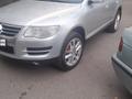 Volkswagen Touareg 2007 года за 6 700 000 тг. в Алматы – фото 2