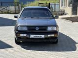Volkswagen Vento 1993 года за 1 270 000 тг. в Астана – фото 2