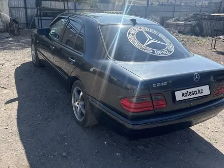 Mercedes-Benz E 240 1999 года за 3 200 000 тг. в Приозерск – фото 4