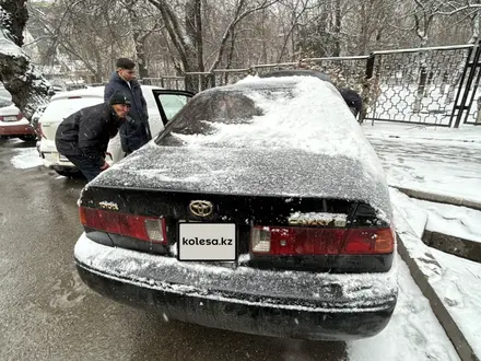 Toyota Camry 2000 года за 3 400 000 тг. в Жаркент – фото 4