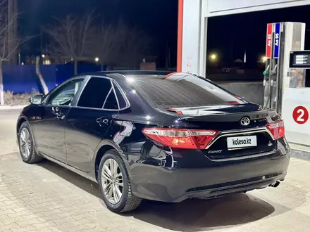 Toyota Camry 2016 года за 7 000 000 тг. в Атырау – фото 2