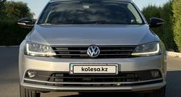 Volkswagen Jetta 2017 года за 6 800 000 тг. в Уральск – фото 2