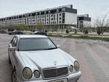 Mercedes-Benz E 200 1997 года за 2 200 000 тг. в Шымкент – фото 2