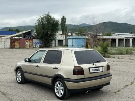 Volkswagen Golf 1996 года за 1 800 000 тг. в Алматы – фото 4