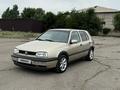 Volkswagen Golf 1996 годаүшін1 800 000 тг. в Алматы