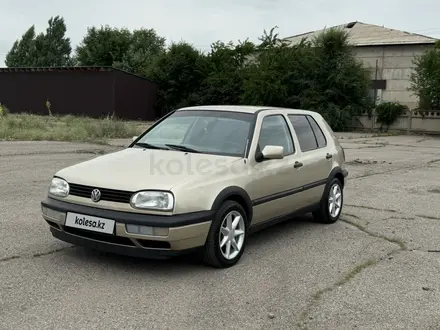 Volkswagen Golf 1996 года за 1 800 000 тг. в Алматы