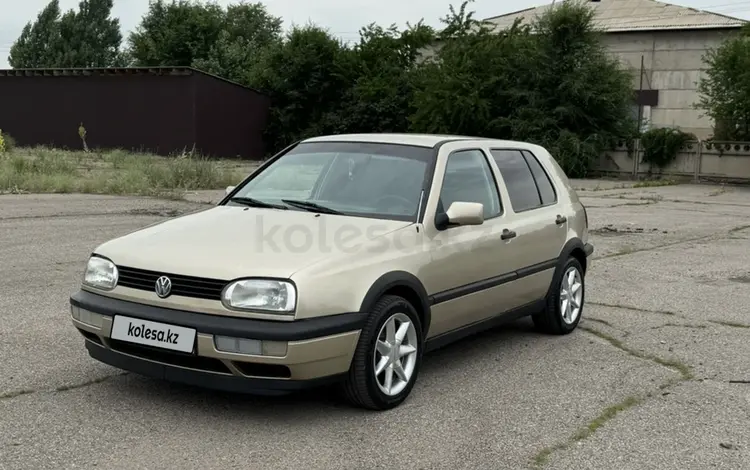 Volkswagen Golf 1996 годаүшін1 800 000 тг. в Алматы