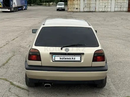Volkswagen Golf 1996 года за 1 800 000 тг. в Алматы – фото 11