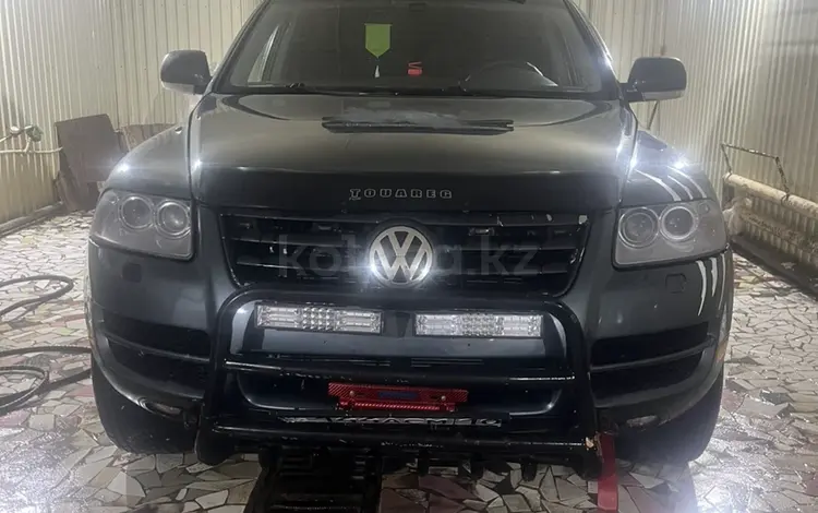 Volkswagen Touareg 2004 года за 4 800 000 тг. в Астана