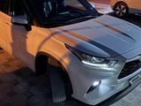 Toyota Highlander 2022 года за 26 200 000 тг. в Шымкент – фото 2