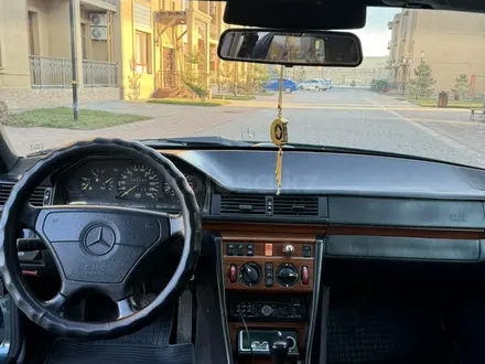 Mercedes-Benz E 220 1995 года за 2 300 000 тг. в Туркестан – фото 9