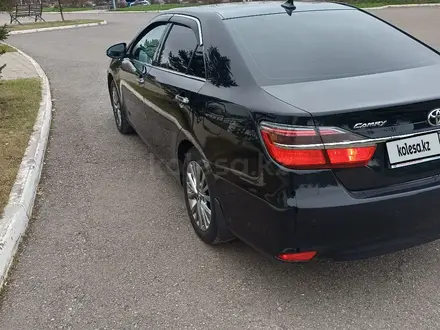 Toyota Camry 2018 года за 13 800 000 тг. в Астана – фото 3