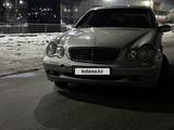 Mercedes-Benz C 240 2000 года за 3 000 000 тг. в Алматы – фото 3
