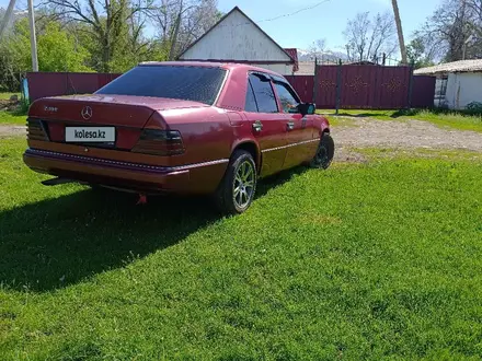 Mercedes-Benz E 280 1992 года за 2 600 000 тг. в Талдыкорган – фото 4