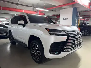 Lexus LX 700h