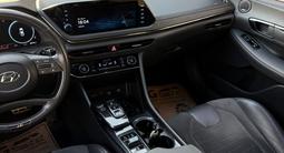 Hyundai Sonata 2021 года за 13 000 000 тг. в Шымкент – фото 3