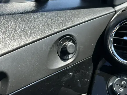 Chevrolet Orlando 2015 года за 5 300 000 тг. в Атырау – фото 13