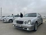 Mercedes-Benz E 280 1999 годаfor3 800 000 тг. в Актау – фото 4