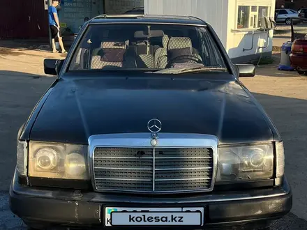 Mercedes-Benz E 200 1990 года за 750 000 тг. в Жезказган