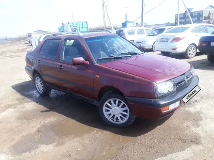 Volkswagen Vento 1994 года за 1 400 000 тг. в Уральск – фото 3