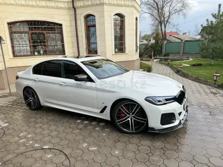 BMW 540 2019 года за 29 500 000 тг. в Алматы – фото 4